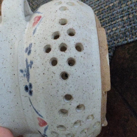 Beautiful berry strainer/colander - Picture 6 of 6